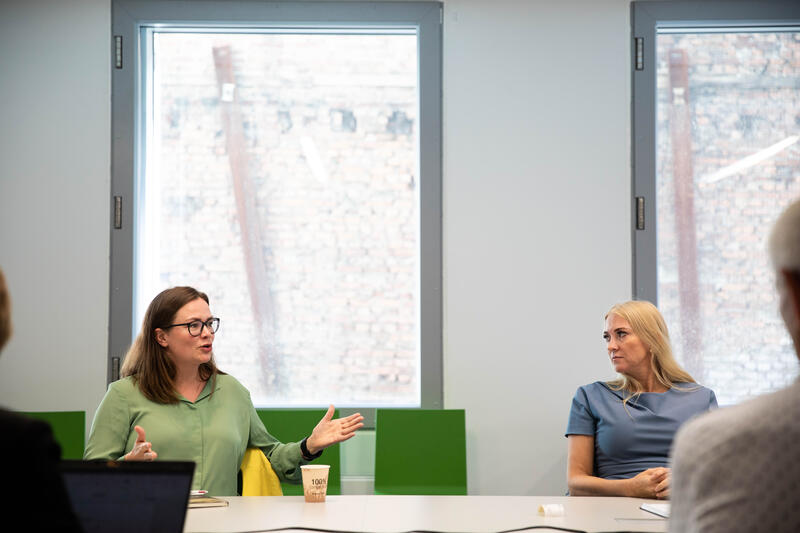 Forbundsleder Lill Sverresdatter Larsen og første nestleder Silje Naustvik 